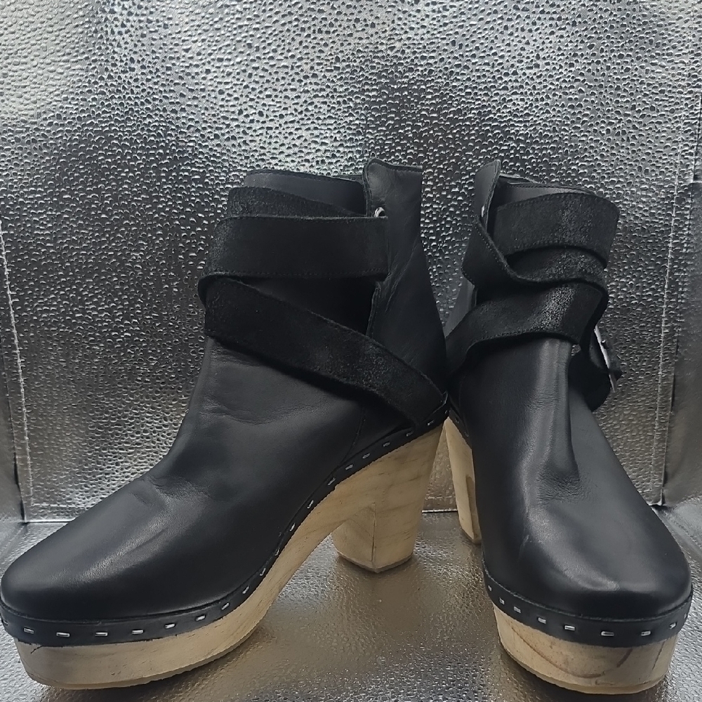 Free people Black Leather Women's Shoes size 7.5